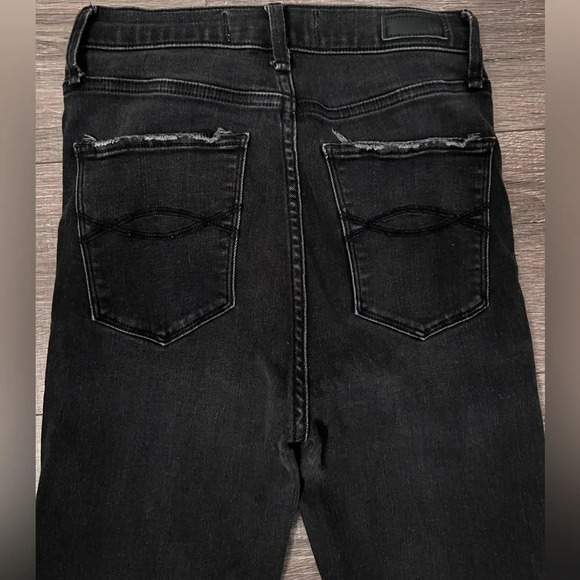 Abercrombie & Fitch Women’s Black Ultra High Ride Skinny Jean Raw Hem Size 4/27 - Picture 3 of 6